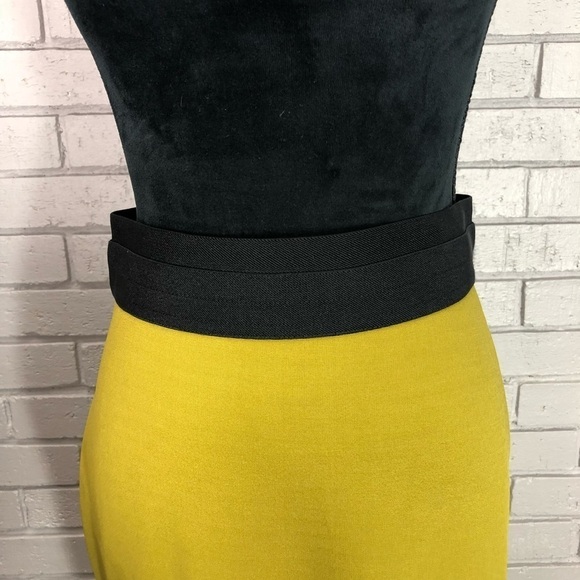 BCBG Max Azria Bandage Pencil Skirt Size S - Picture 2 of 8